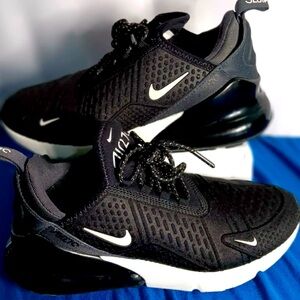 Nike Air Max 270 Women’s size 9  Black and White No Box 9/10 condition, Gymgirl